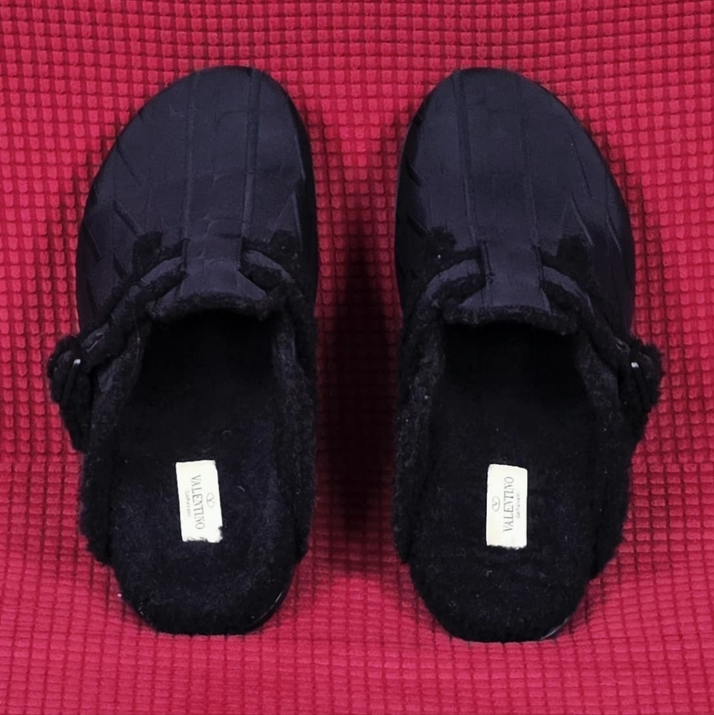 Valentino Mens Embrossed Buckle Slides